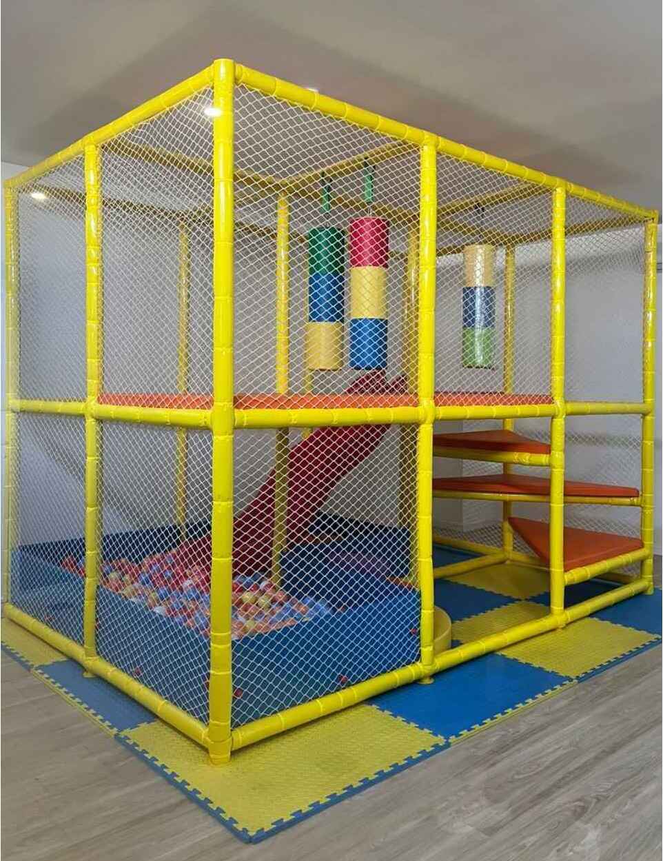 parque-infantil-cubierto